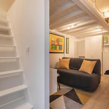 Apartment Bright Little Cocoon In Nice